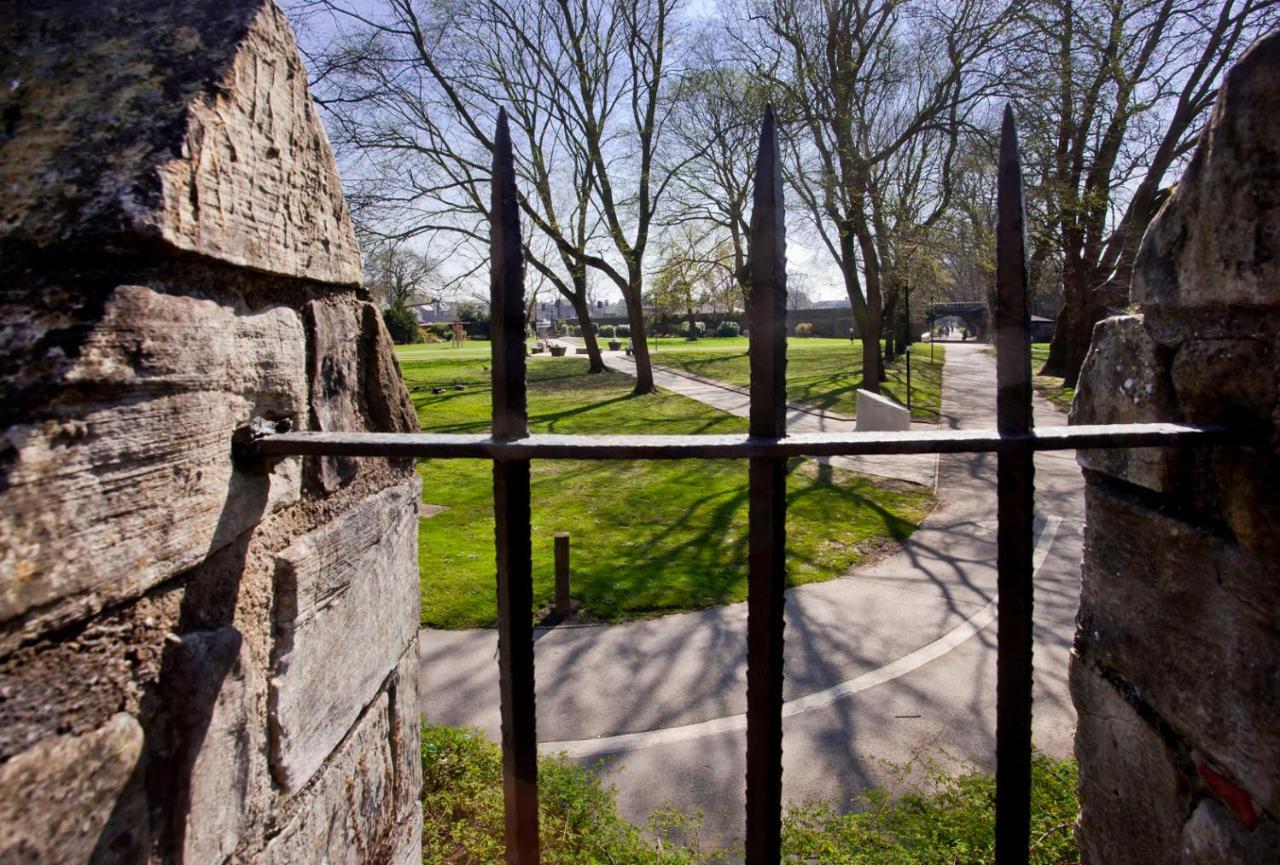 The Davey Tower, Medieval Riverside House يورك المظهر الخارجي الصورة
